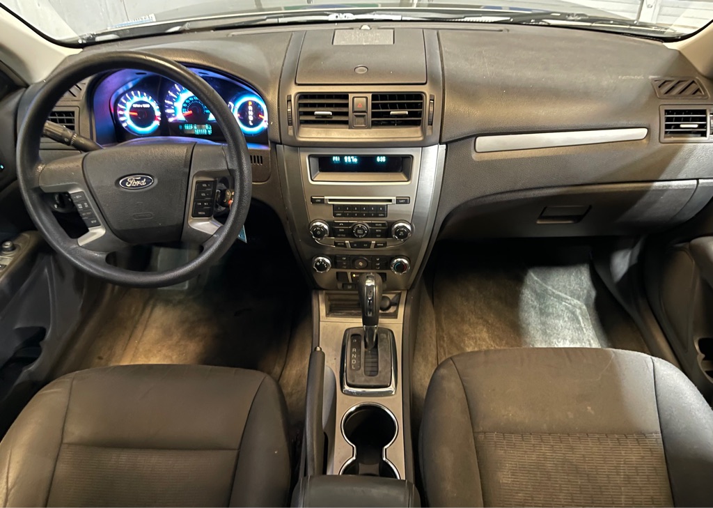 Photo 15 of this FORD FUSION