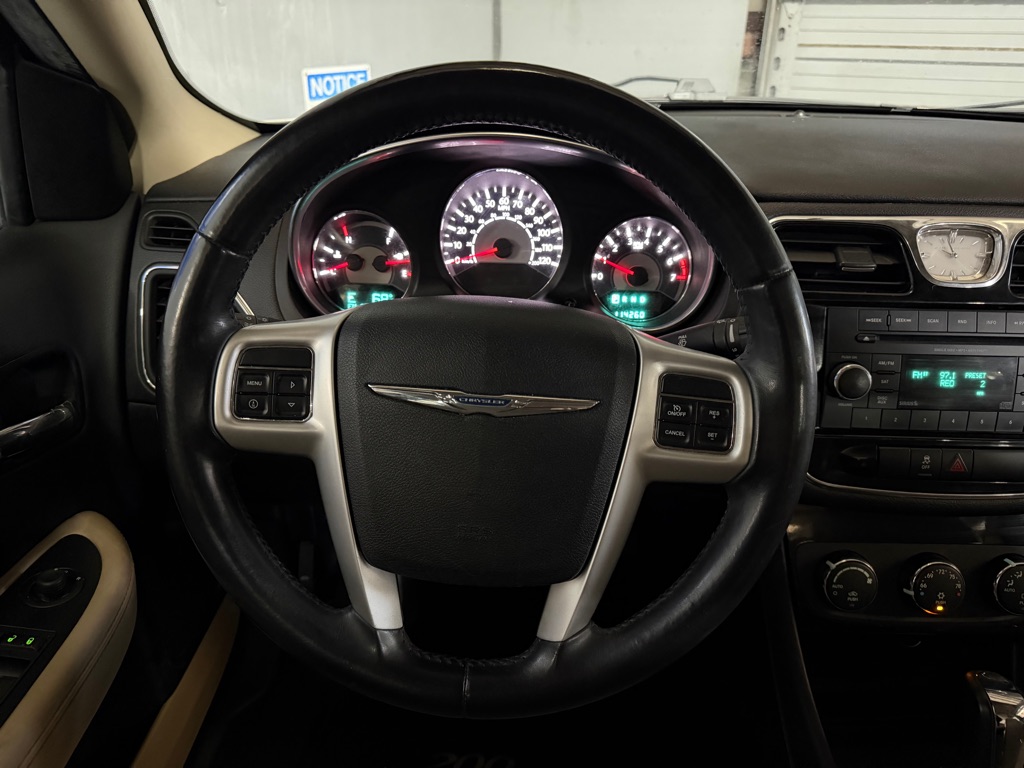 Photo 12 of this CHRYSLER 200