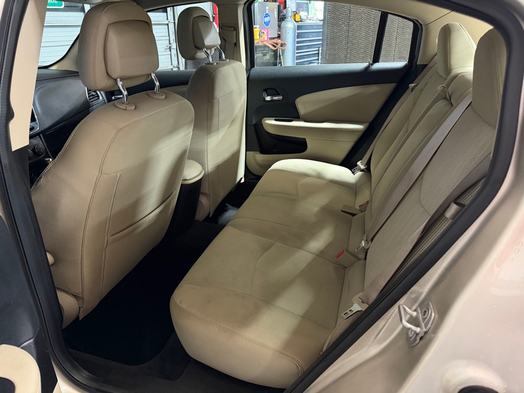 Photo 18 of this CHRYSLER 200