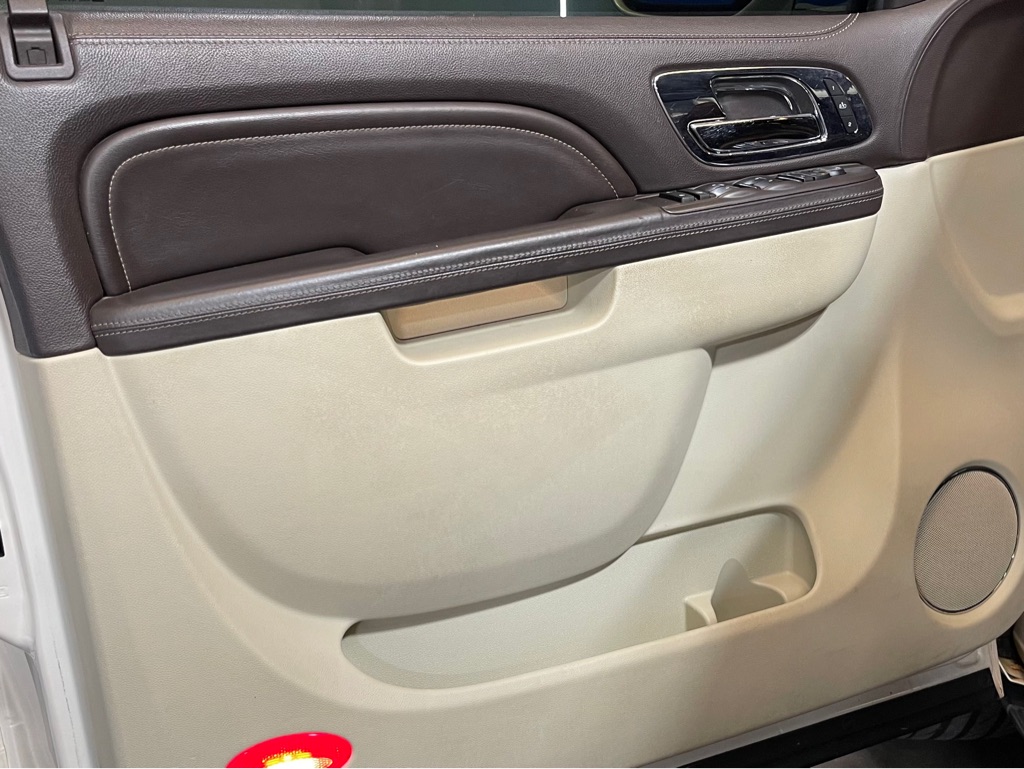 Photo 8 of this CADILLAC ESCALADE