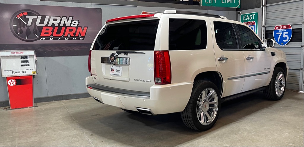 Photo 5 of this CADILLAC ESCALADE