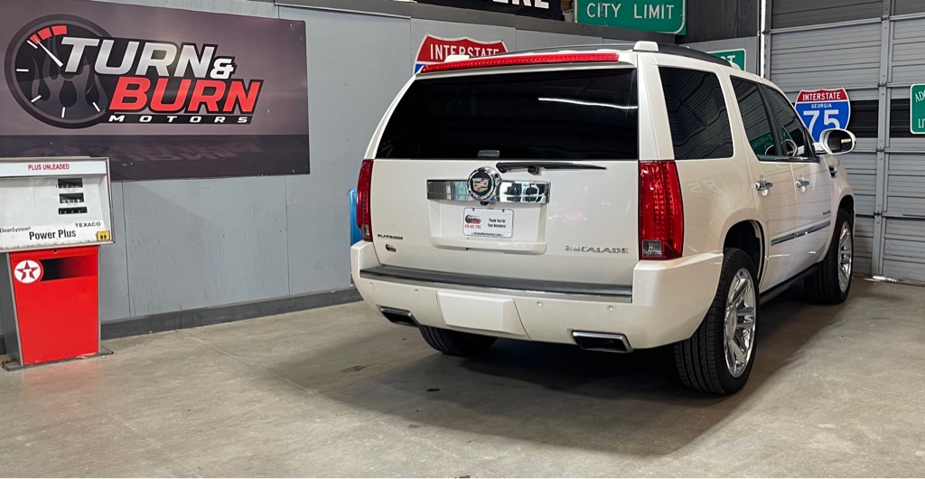 Photo 4 of this CADILLAC ESCALADE