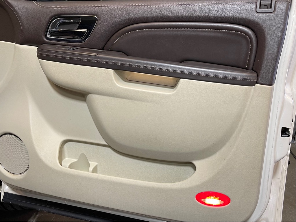 Photo 14 of this CADILLAC ESCALADE
