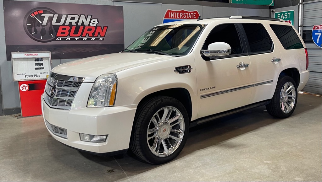 Photo 3 of this CADILLAC ESCALADE