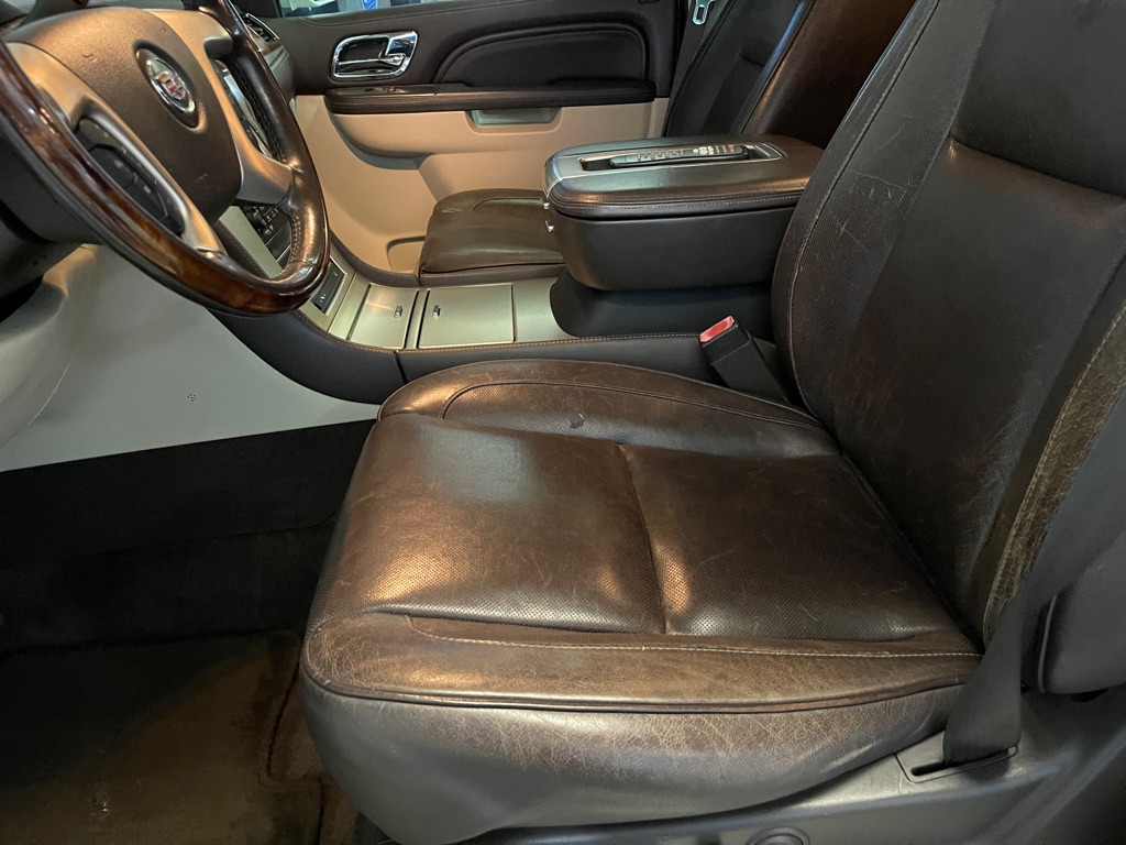 Photo 9 of this CADILLAC ESCALADE