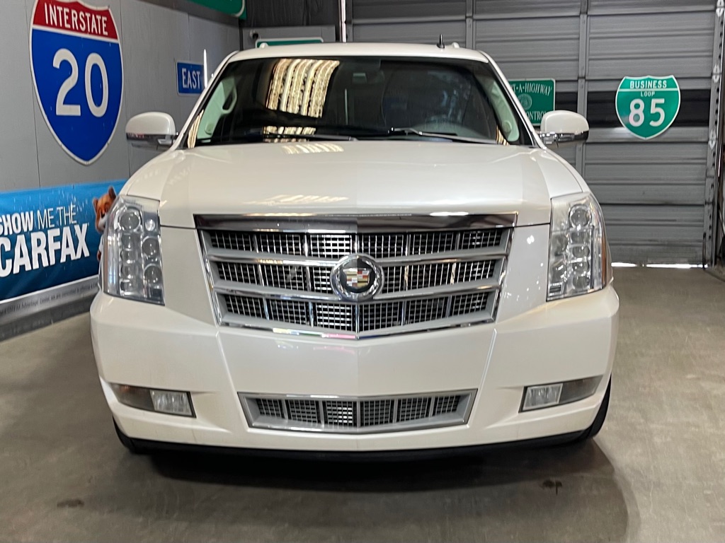 Photo 2 of this CADILLAC ESCALADE