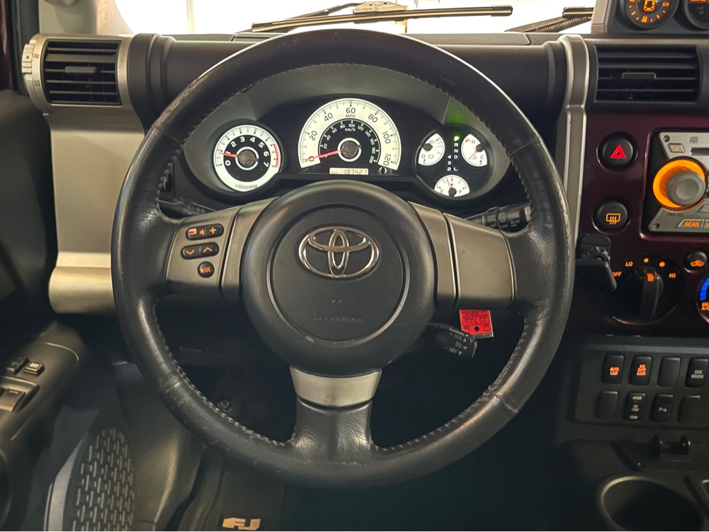 Photo 12 of this TOYOTA FJ CRUISER