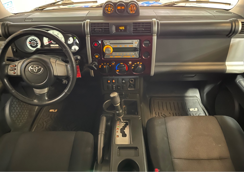 Photo 15 of this TOYOTA FJ CRUISER
