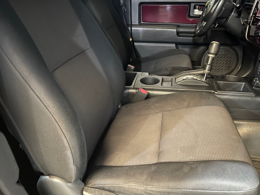 Photo 17 of this TOYOTA FJ CRUISER