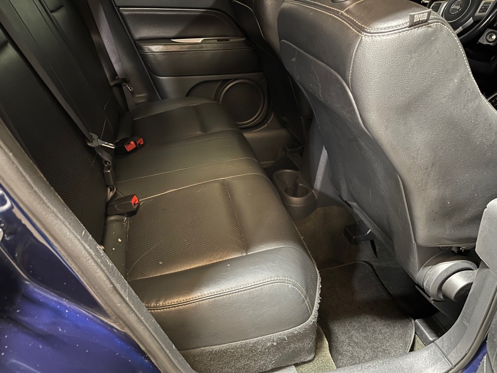 Photo 19 of this JEEP COMPASS