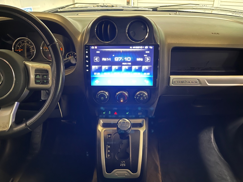 Photo 13 of this JEEP COMPASS