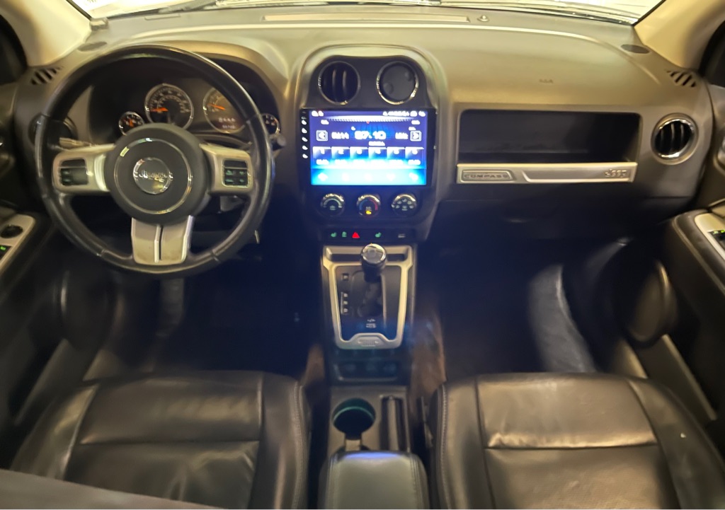 Photo 15 of this JEEP COMPASS