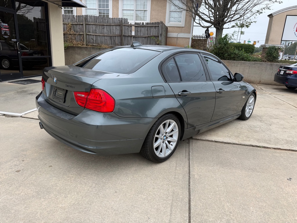 Photo 4 of this BMW 3 SERIES
