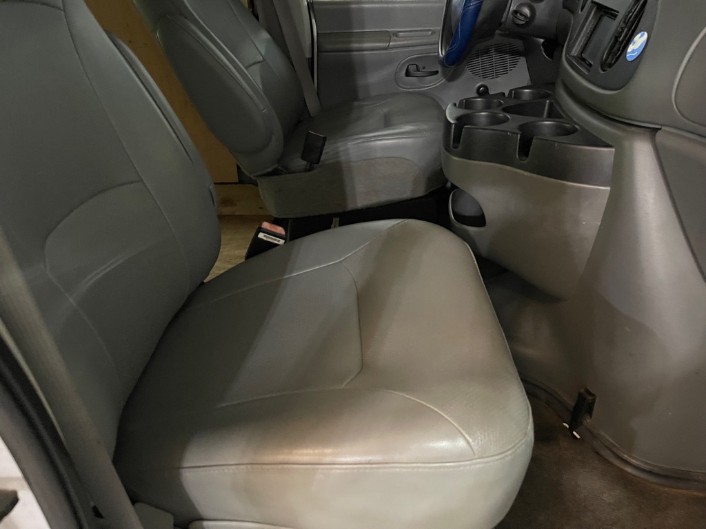 Photo 16 of this FORD E-SERIES