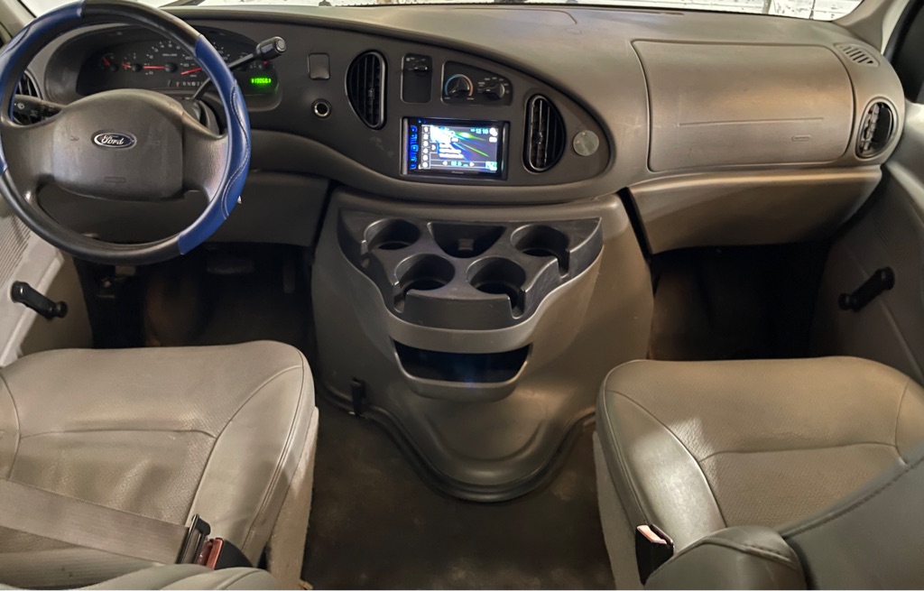 Photo 14 of this FORD E-SERIES