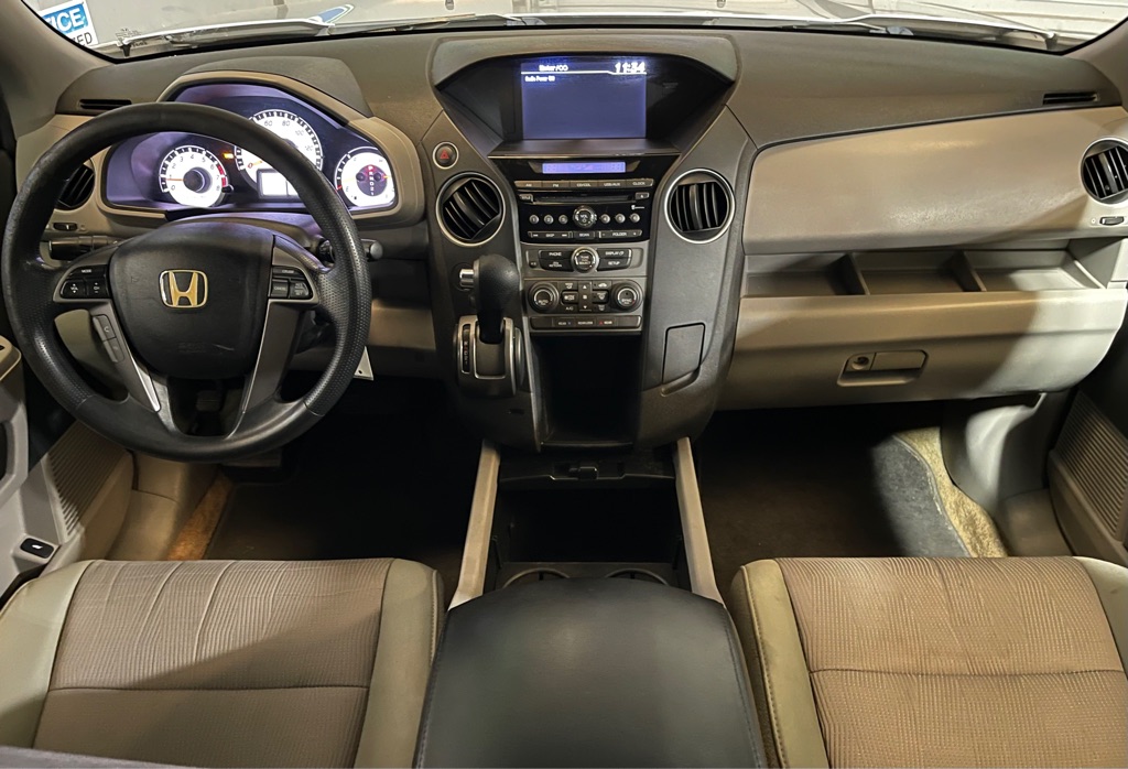Photo 14 of this HONDA PILOT