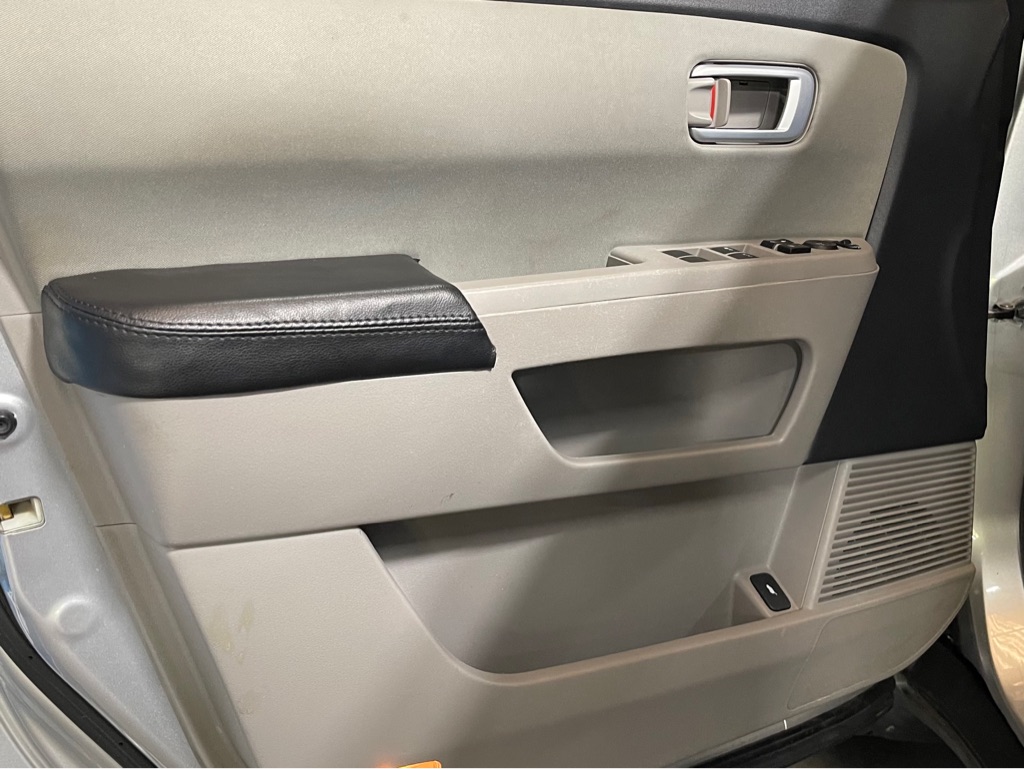 Photo 9 of this HONDA PILOT