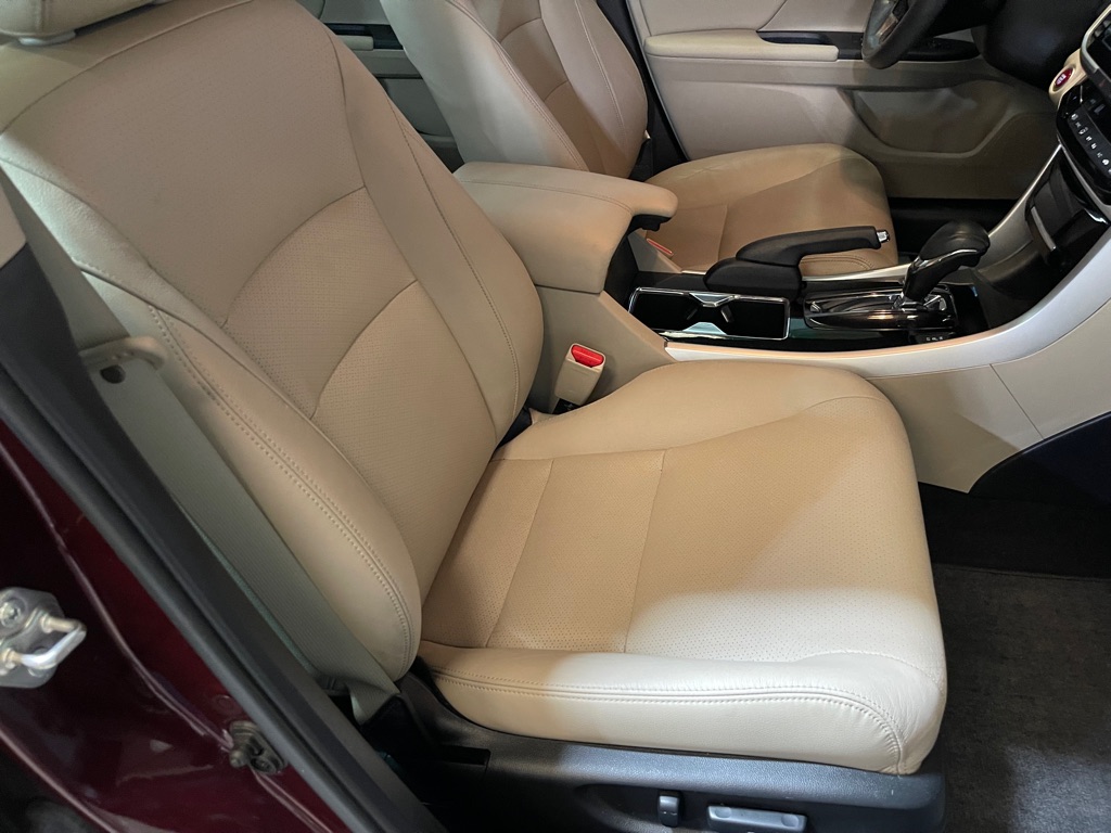 Photo 17 of this HONDA ACCORD