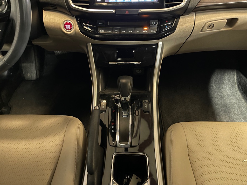 Photo 14 of this HONDA ACCORD
