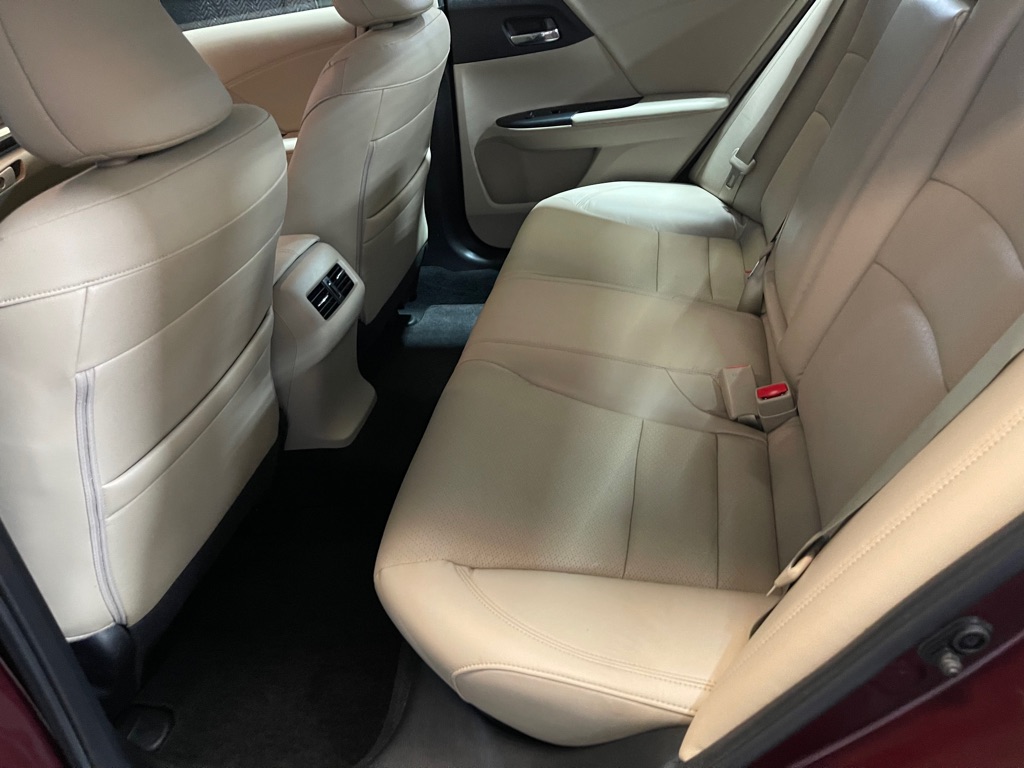 Photo 18 of this HONDA ACCORD