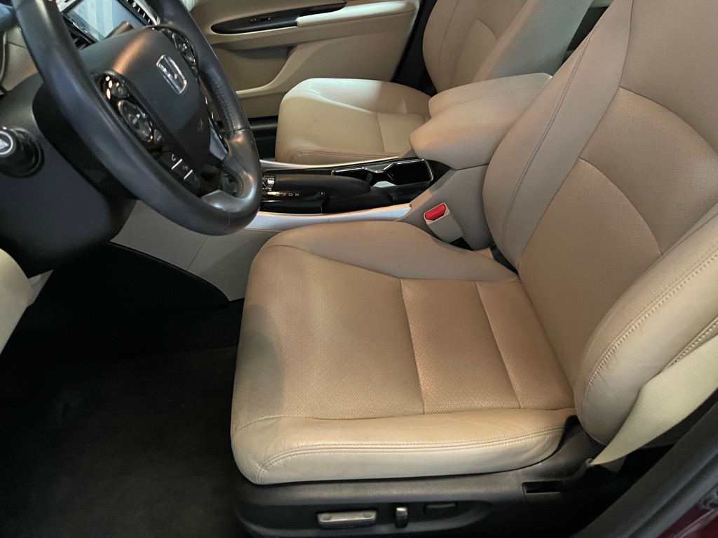 Photo 10 of this HONDA ACCORD