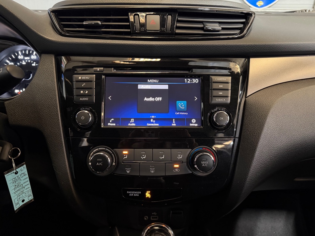 Photo 13 of this NISSAN ROGUE SPORT