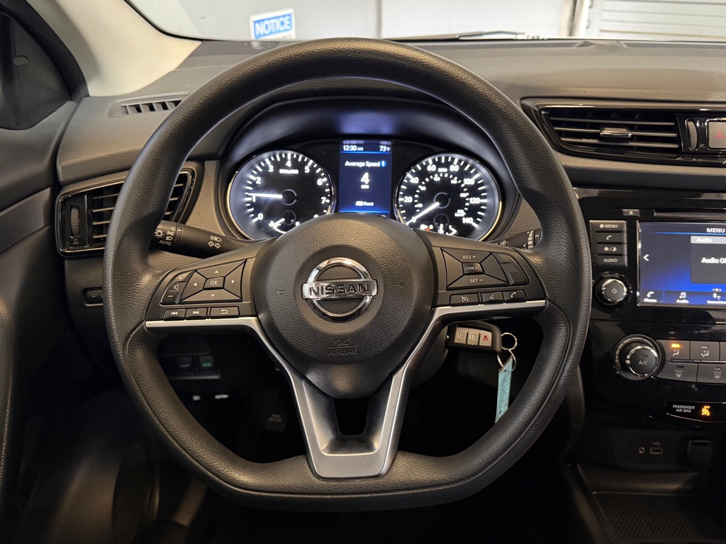 Photo 12 of this NISSAN ROGUE SPORT