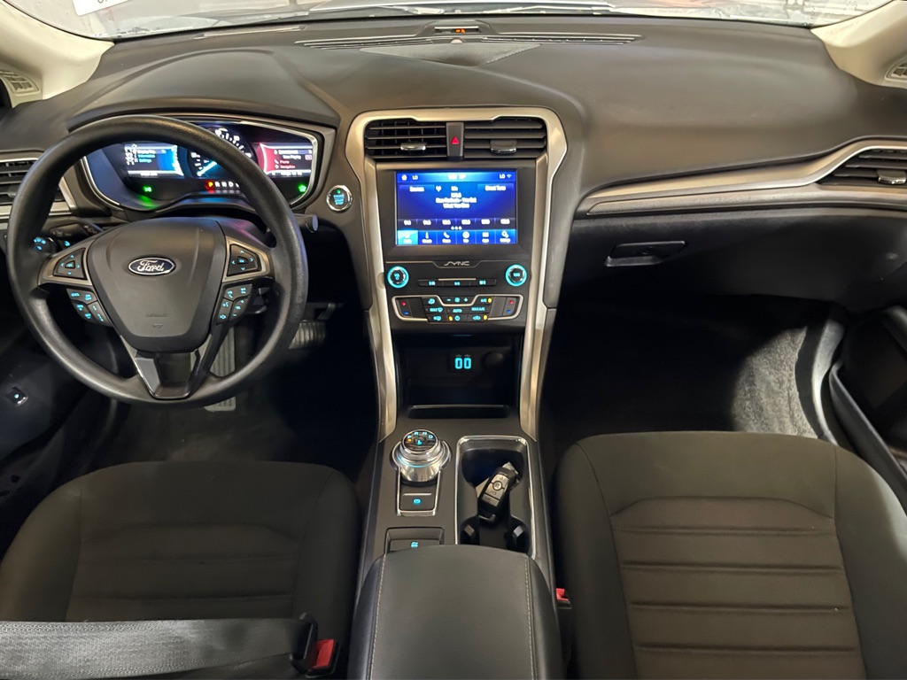 Photo 15 of this FORD FUSION HYBRID