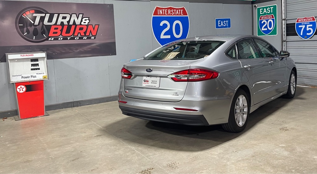Photo 4 of this FORD FUSION HYBRID