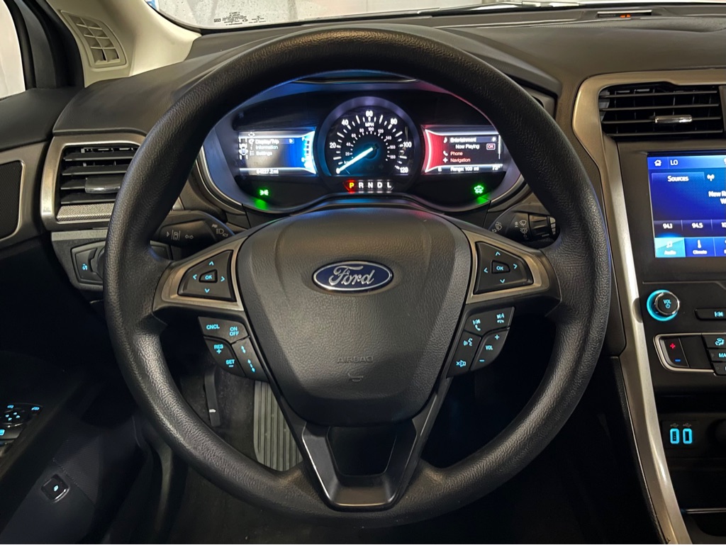 Photo 12 of this FORD FUSION HYBRID