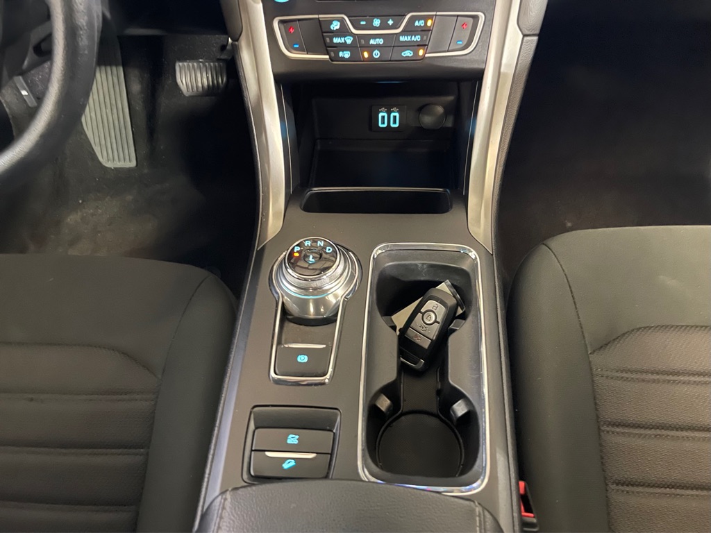 Photo 14 of this FORD FUSION HYBRID