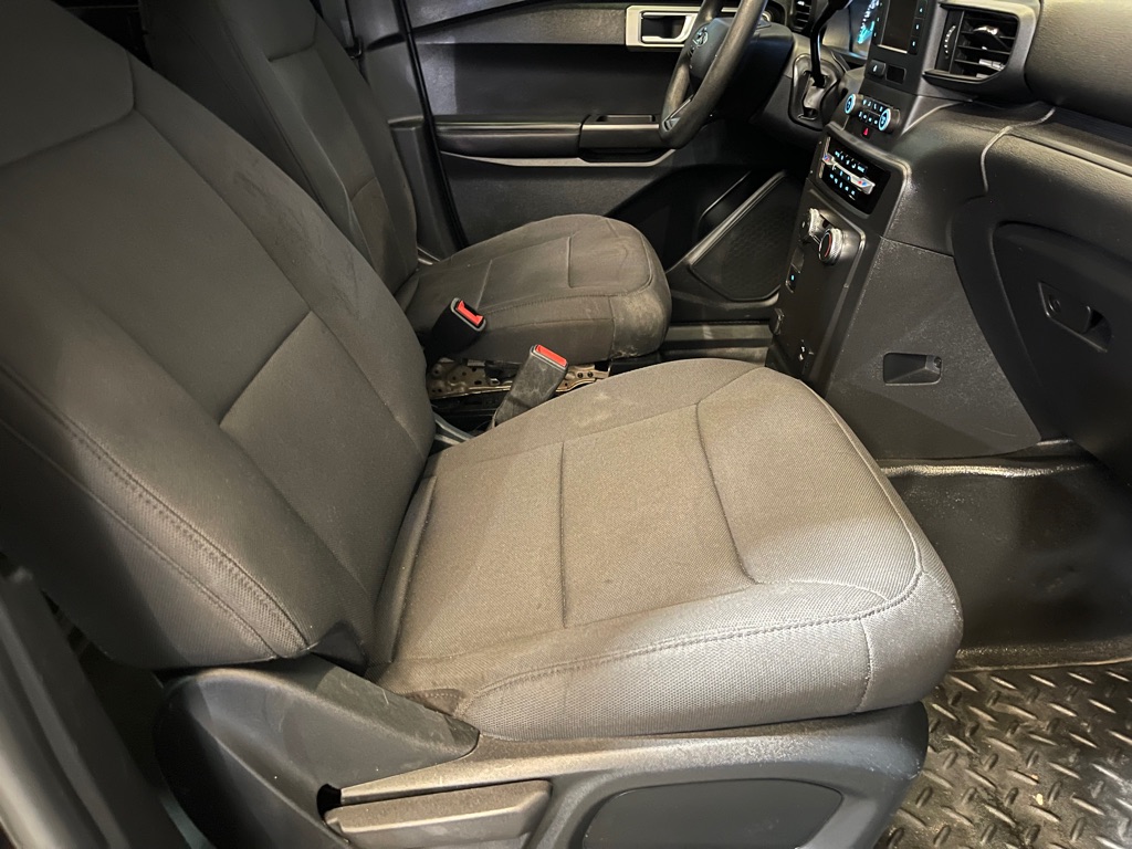Photo 16 of this FORD EXPLORER