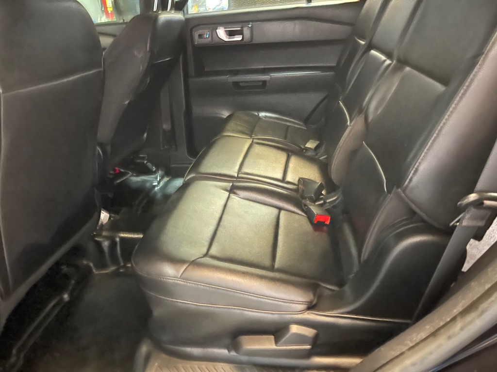 Photo 17 of this FORD EXPLORER