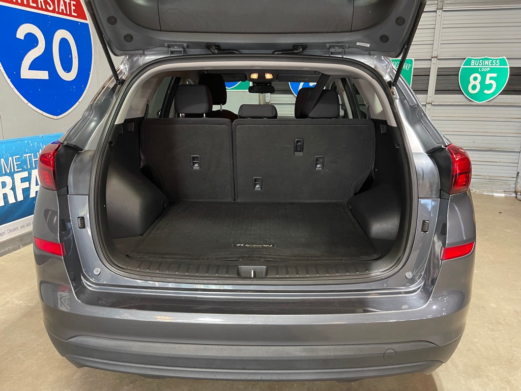 Photo 7 of this HYUNDAI TUCSON