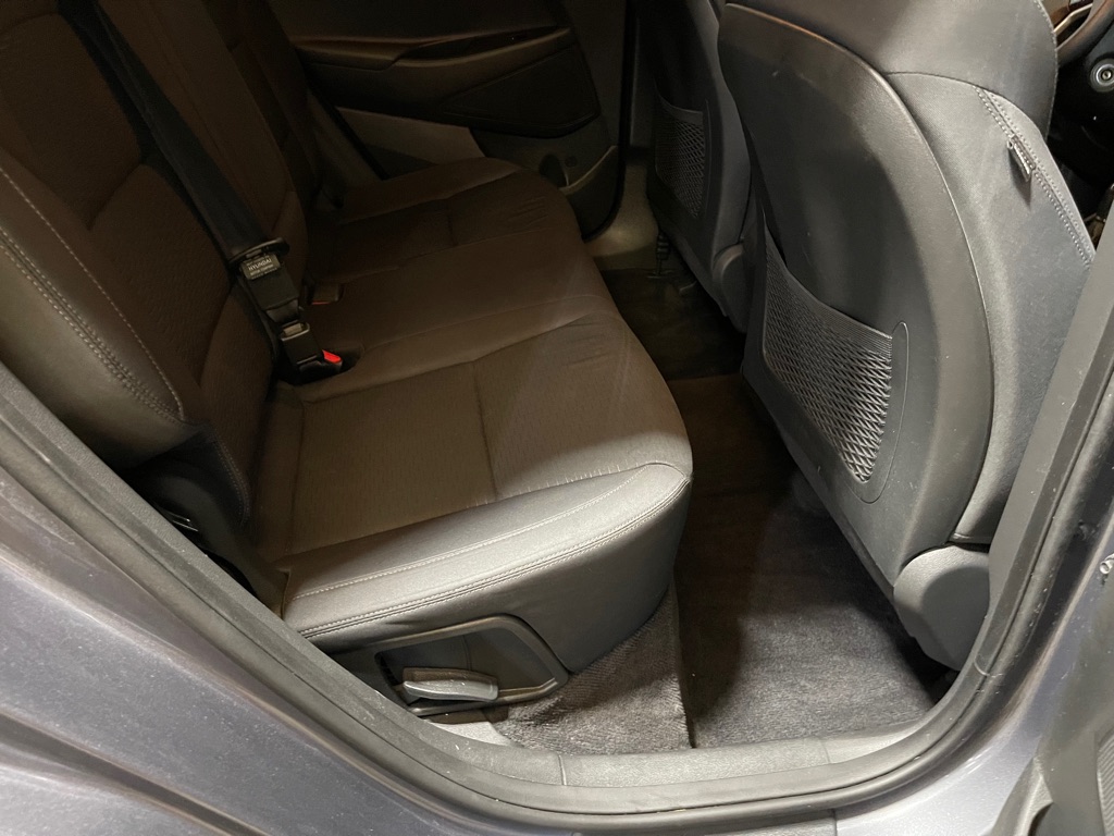Photo 19 of this HYUNDAI TUCSON