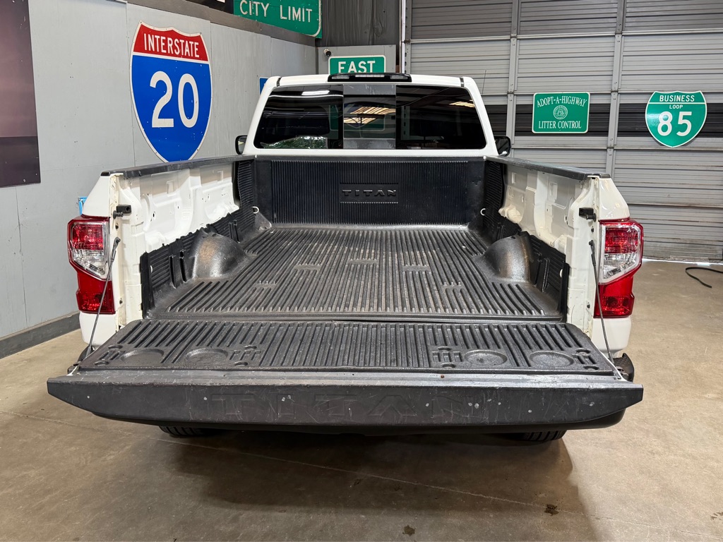 Photo 7 of this NISSAN TITAN