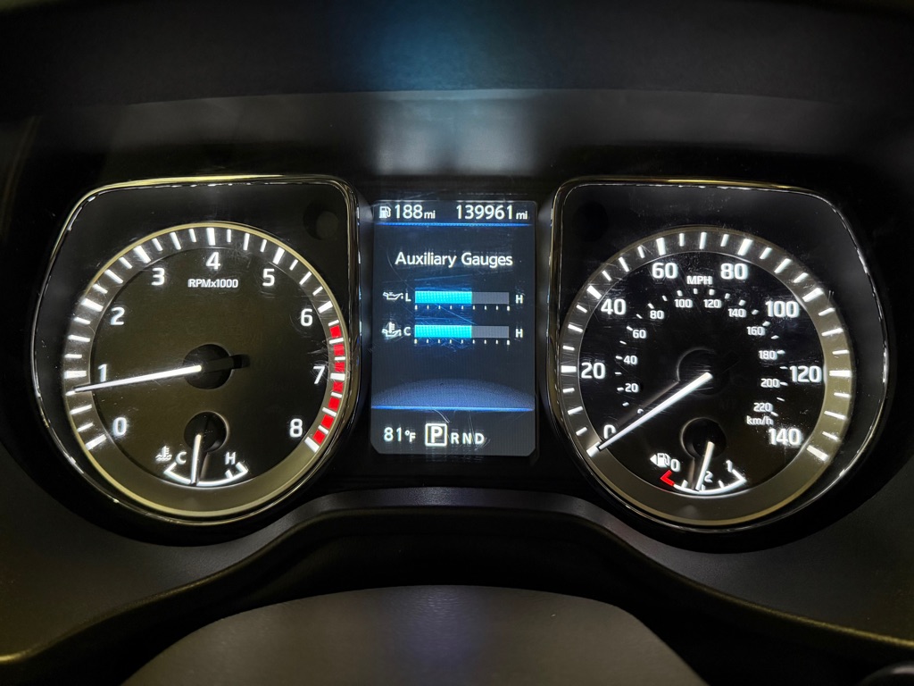 Photo 11 of this NISSAN TITAN