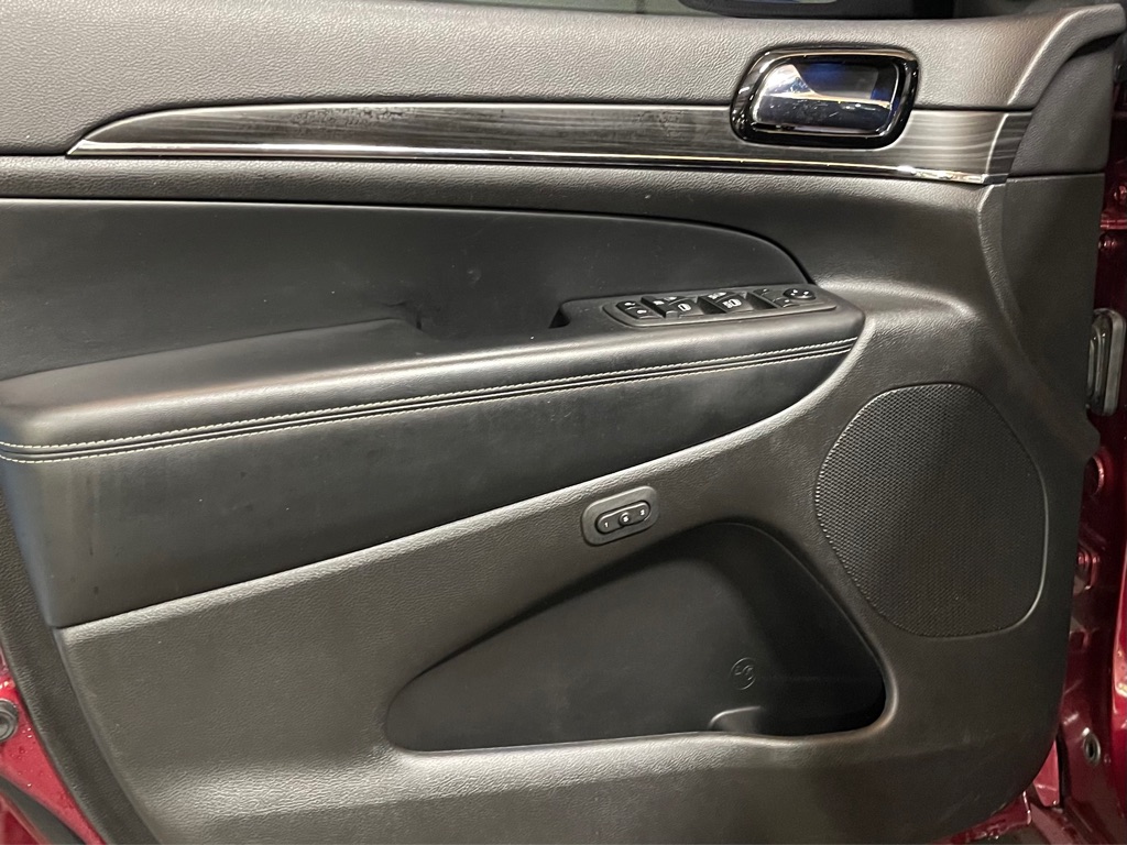 Photo 9 of this JEEP GRAND CHEROKEE