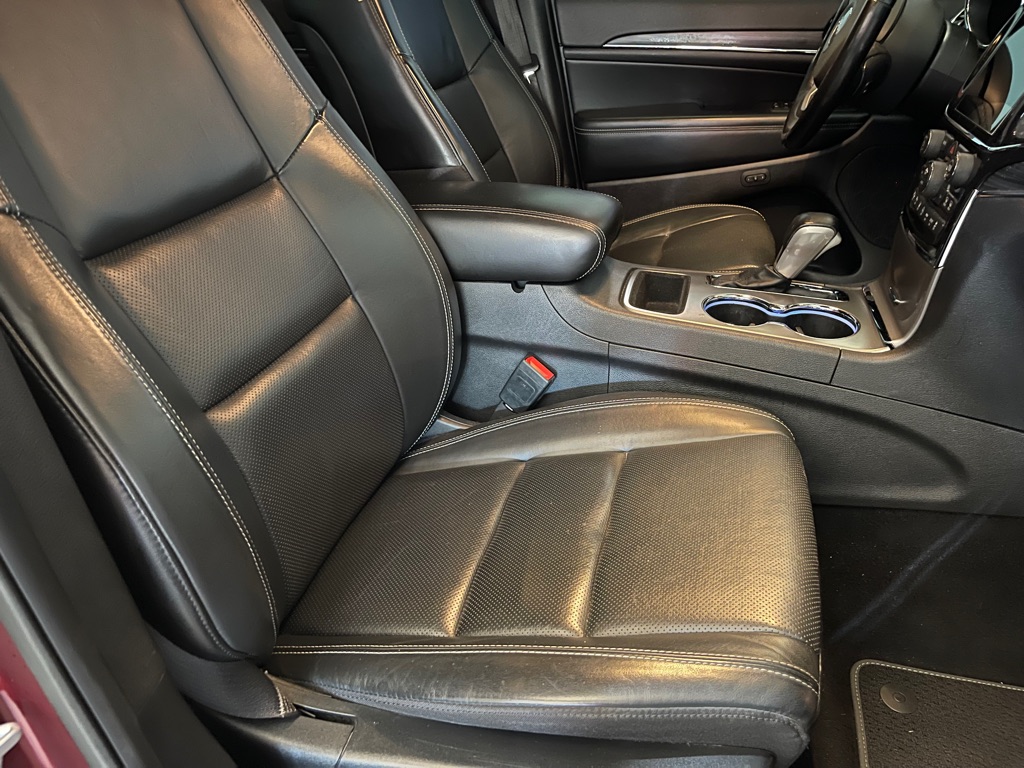 Photo 17 of this JEEP GRAND CHEROKEE
