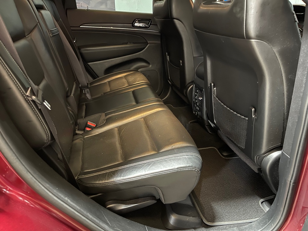 Photo 19 of this JEEP GRAND CHEROKEE