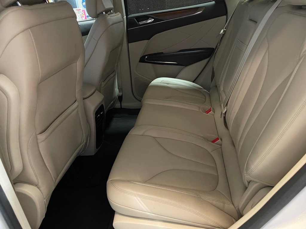 Photo 17 of this LINCOLN MKC