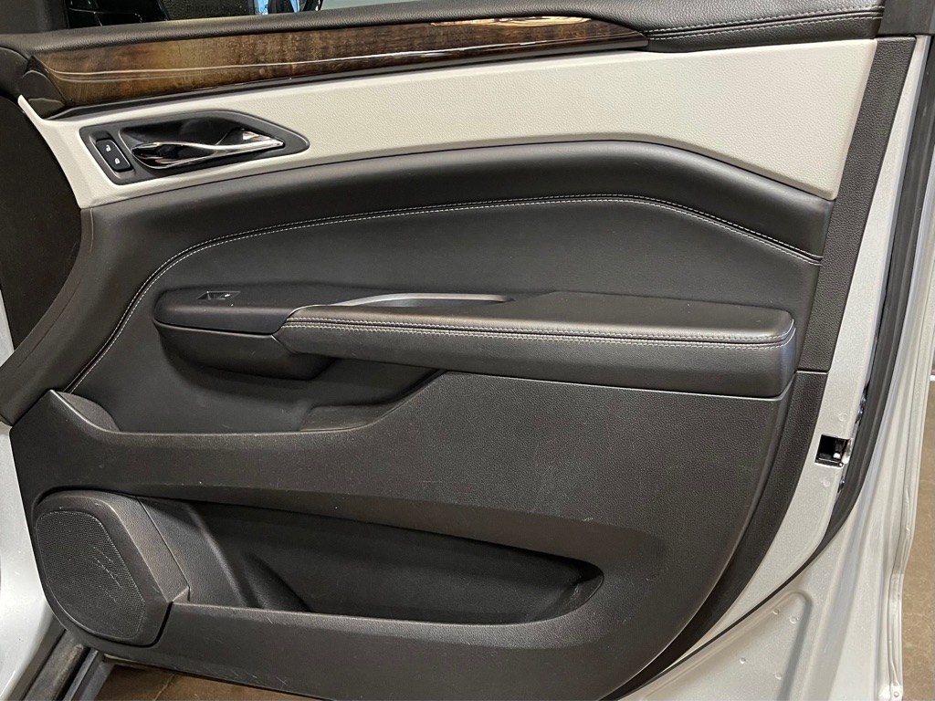Photo 15 of this CADILLAC SRX