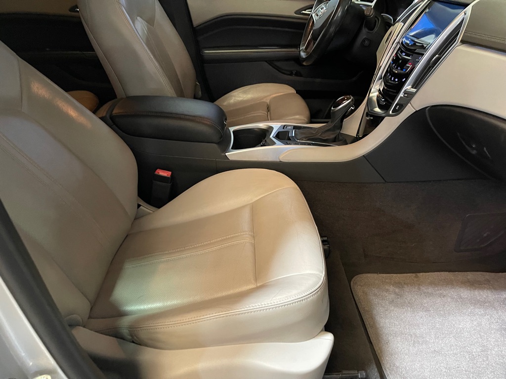 Photo 16 of this CADILLAC SRX