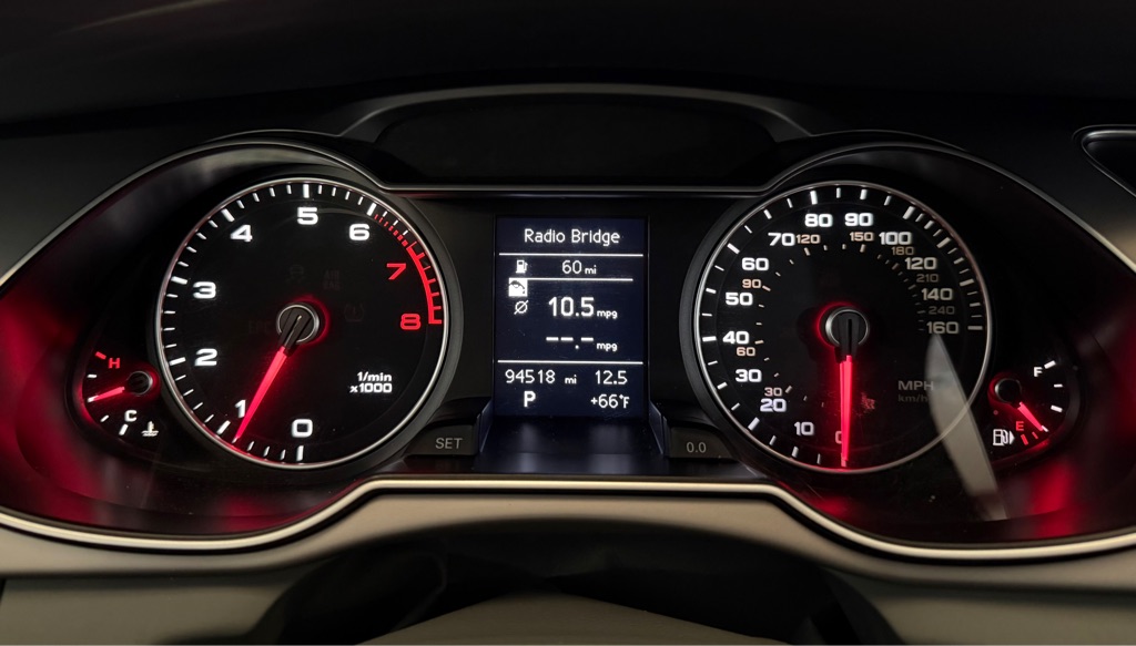 Photo 11 of this AUDI A4
