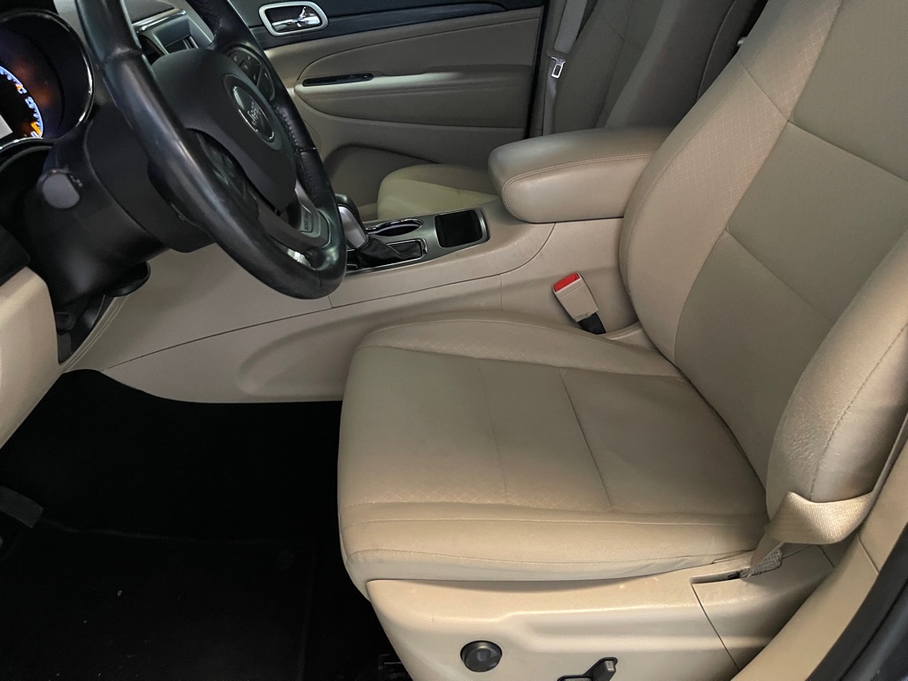 Photo 10 of this JEEP GRAND CHEROKEE