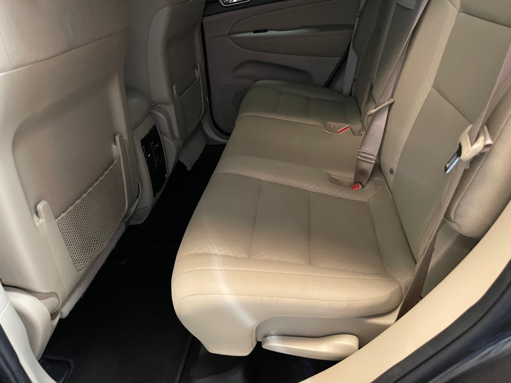 Photo 18 of this JEEP GRAND CHEROKEE