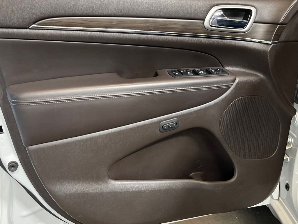 Photo 9 of this JEEP GRAND CHEROKEE