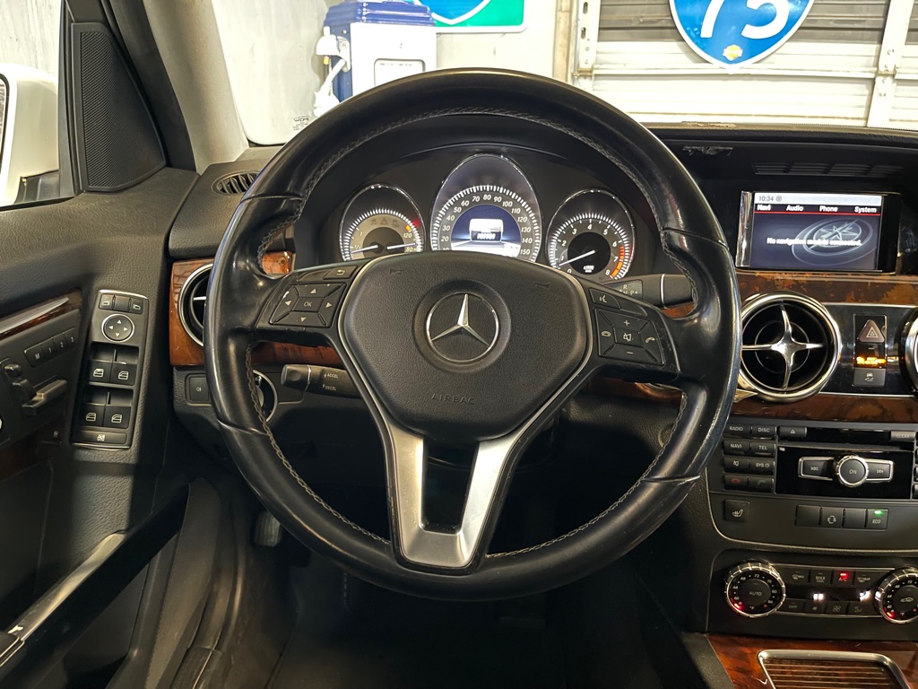 Photo 12 of this MERCEDES-BENZ GLK