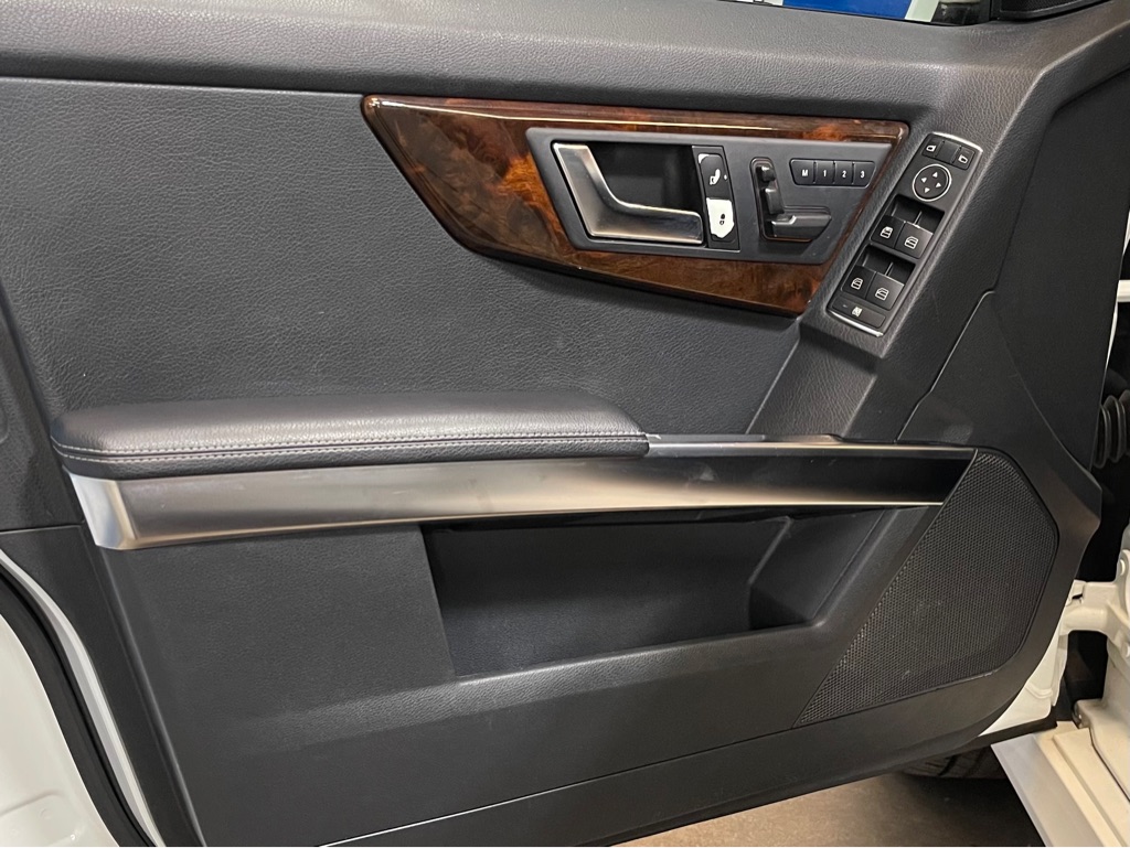 Photo 9 of this MERCEDES-BENZ GLK
