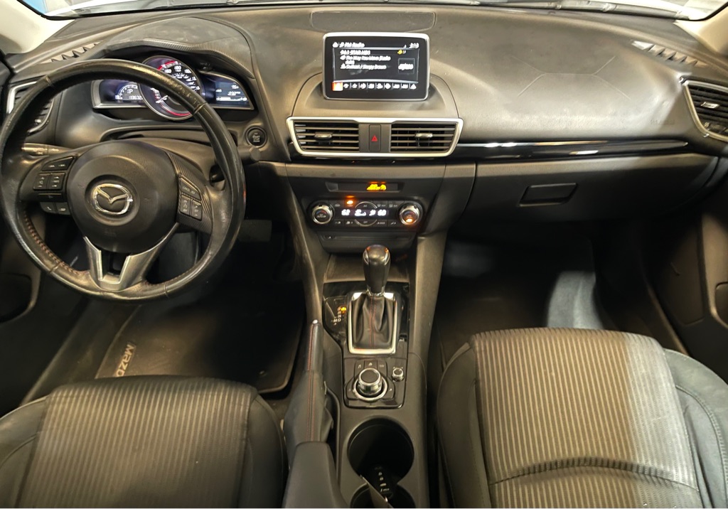 Photo 15 of this MAZDA MAZDA3